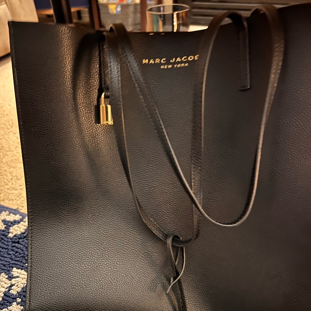Black Marc Jacob’s tote